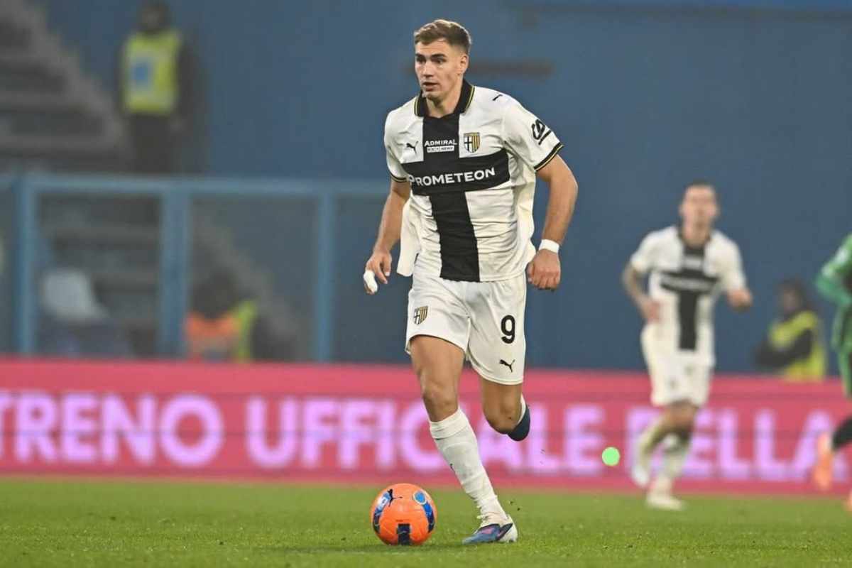 Mateo Pellegrino in campo con il Parma 